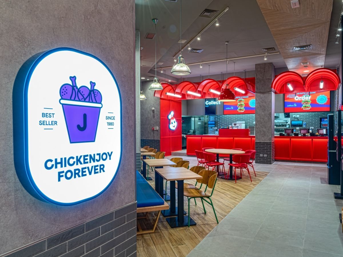 Il "nuovo" store di Jollibee a Milano in piazza Diaz