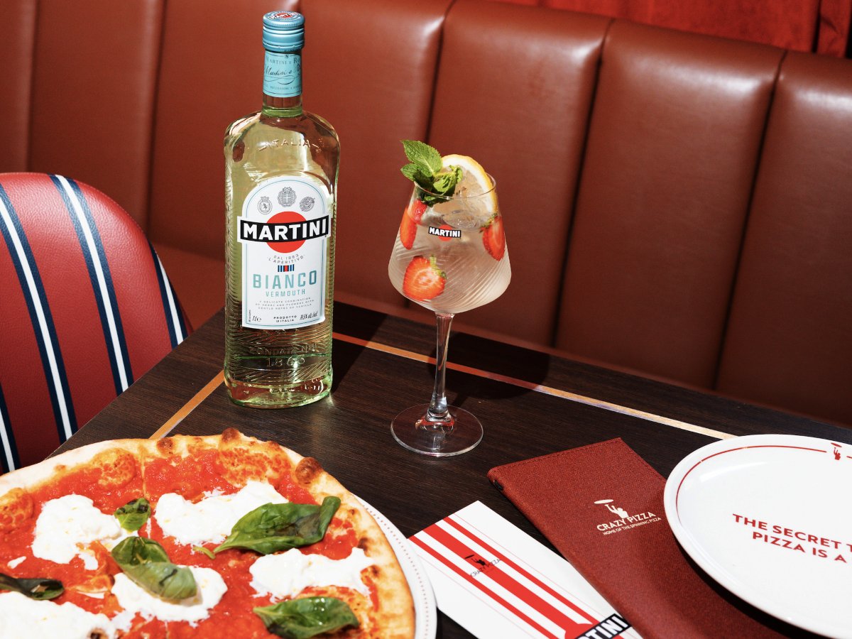 La partnership tra Martini e Crazy Pizza si concretizza in una cocktail list dedicata per i vari locali del brand