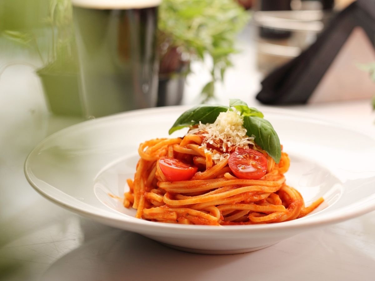 Pasta e pomodoro sono tra gli alimenti più consumati dagli italiani; anche al ristorante