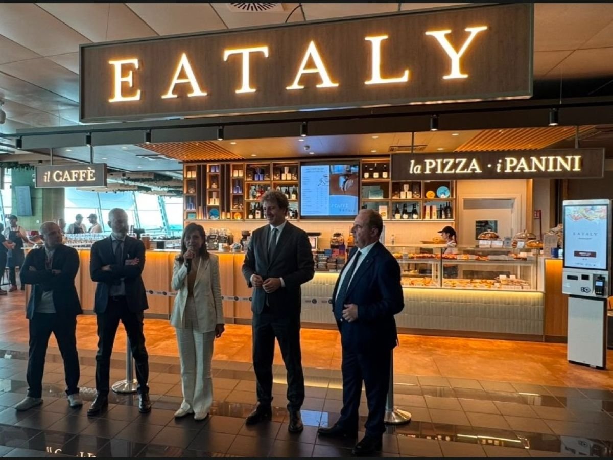 Un momento dell'inaugurazione di Eataly all'Aeroporto di Torino