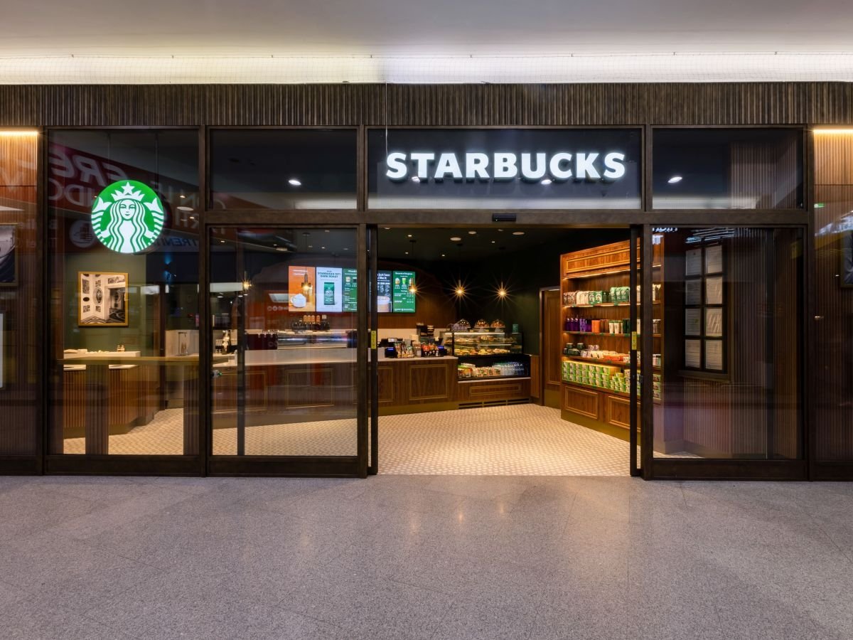 Il nuovo locale solo take away di Starbucks all'interno della Stazione di Venezia Santa Lucia