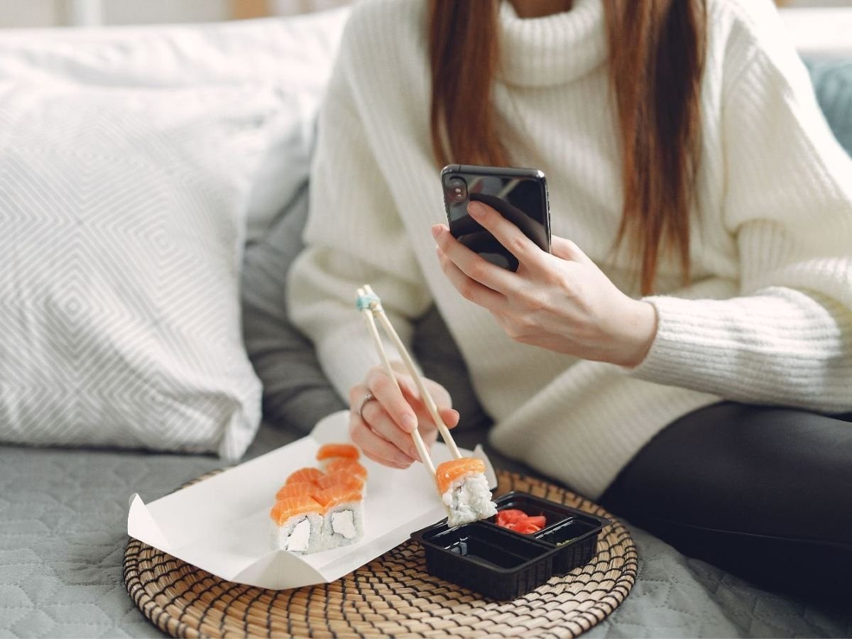 Per Local Strategy, la ricerca "sushi all you can eat vicino a me" raggiunge le 27.100 ricerche al mese in Italia