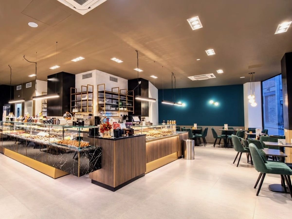 La sala interni della Pasticceria Pariani Ferno di Magenta (MI)