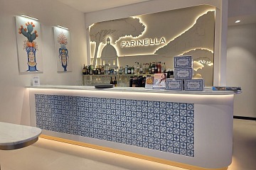 Il bancone della bakery Farinella