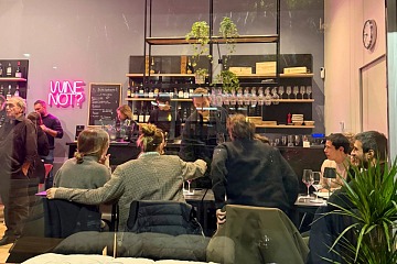 La sala del nuovo Winelivery Bar&Enoteca in zona CityLife