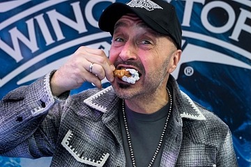 Joe Bastianich alla presentazione di House of Flavour, il temporary store di debutto di Wingstop in Italia