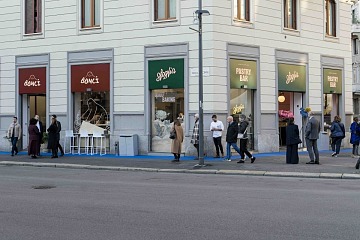La doppia vetrina di Bonci Pizza in Teglia e Sfoglia Pastry Bar a Milano