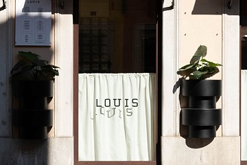 La nuova insegna di Luois Burger 