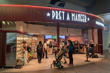 Il locale Pret A Manger alla Stazione Centrale di Bologna