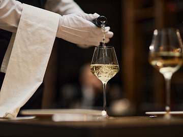 Per Federvini il 55% dei clienti dei ristoranti di fasci alta non rinuncia a ordinare il vino
