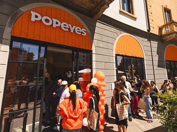 L'ingresso di Popeyes in piazza Principessa Clotilde a Milano