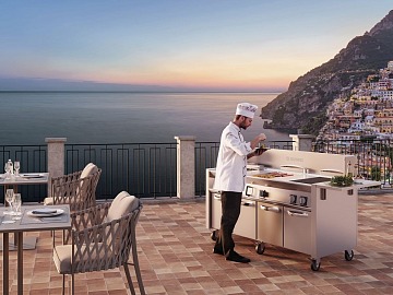 Un'applicazione di Itineris, la cucina mobile per servizi outdoor di Tecnoinox