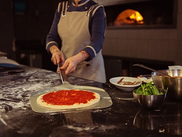 La base pizza da 30 cm senza glutine di Schär Foodservice