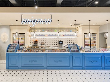 Il banco di Mignon all'interno della Stazione Centrale di Milano