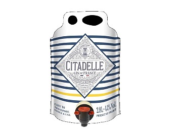 Il gin Citadelle di Maison Ferrand all'interno della Eco Pouch sostenibile