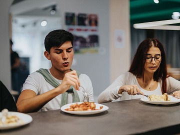 In generale, per il Retail Barometer di Confimprese-Jakala il commercio al dettaglio va incontro a un +1,3% di consumi a valore