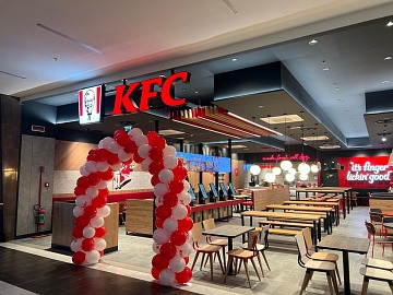 Il nuovo locale KFC all'interno del Centro commerciale Il Cuore Adriatico.
