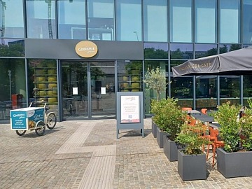 L'ingresso del nuovo cheese bar Gòodurie Soresina a Milano