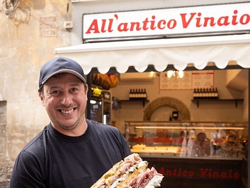 Tommaso Mazzanti, founder di All'Antico Vinaio, ora attivo anche a Palermo