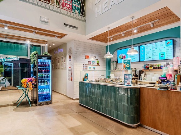 Il bancone del nuovo flagship store I Love Poke a Milano
