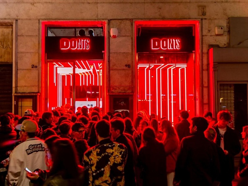 Uno dei locali di Donts, mini-catena dedicata allo smash burger