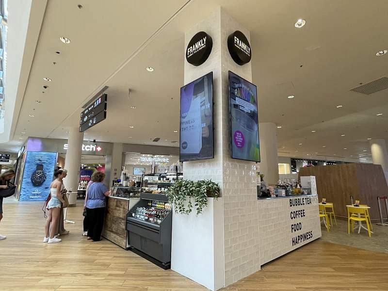 Il nuovo chiosco di Frankly Bubble Tea al Centro commerciale Il Centro