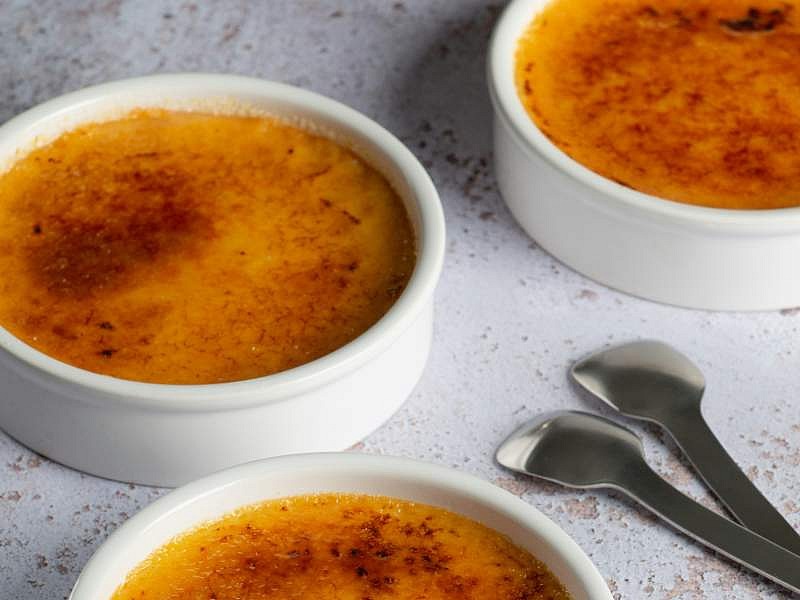 La crema catalana, un dolce tradizionale ancor più semplice da realizzare con il preparato ad hoc di Ar.pa Lieviti