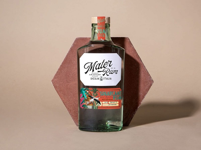 Mater Blend uno dei rum sviluppati in Sicilia da Distilleria Alma e distribuiti da Rinaldi 1957