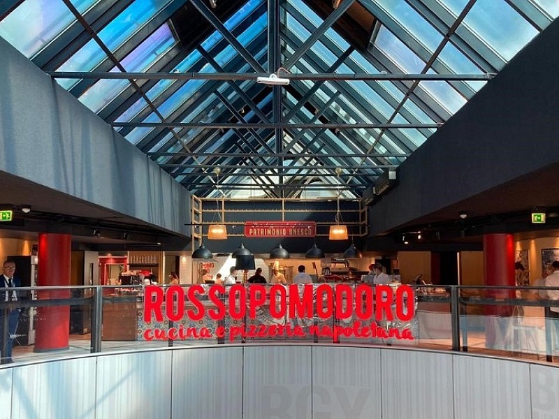 Rossopomodoro, all'Aeroporto di Bergamo il format "Come un giorno a Napoli"