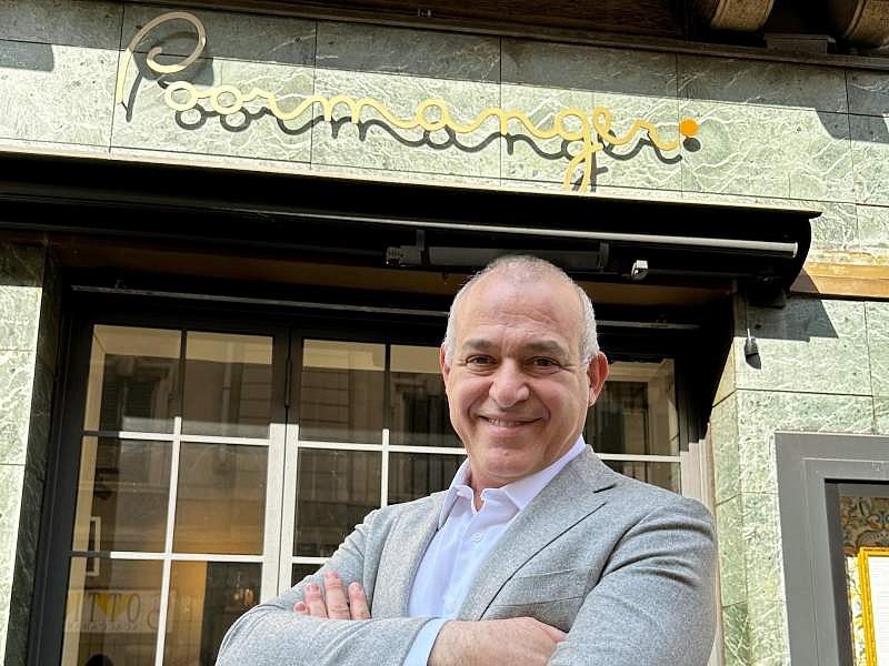 Leopoldo Resta, ad di Cirfood Retail davanti all'insegna di Poormanger