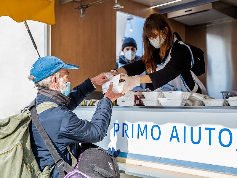 Doppio Malto lancia il burger sospeso in favore della Fondazione Progetto Arca 