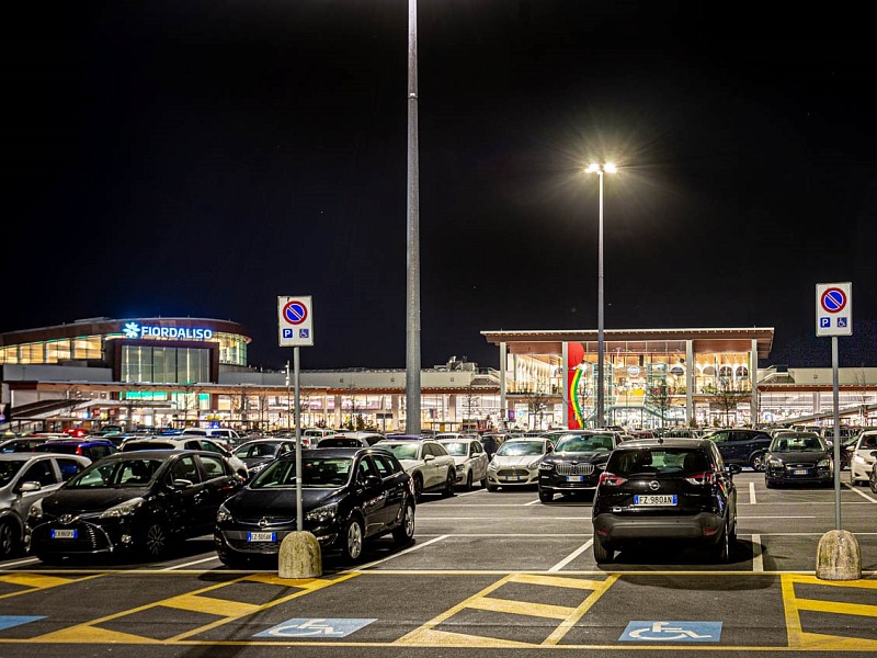 All'interno del centro commerciale Fiordaliso apre le porte la nuova food court Fiordafood