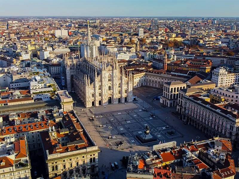 A Milano, secondo i dati Engel & Völkers, il 34% dei negozi è destinato al food&beverage