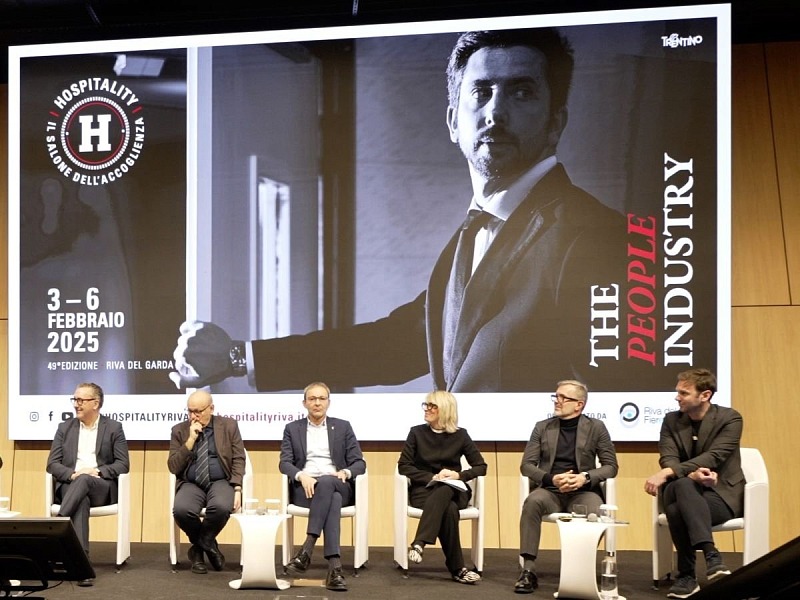 Uno scatto della conferenza stampa di presentazione di Hospitality 2025 (3-6 febbraio, Riva del Garda)