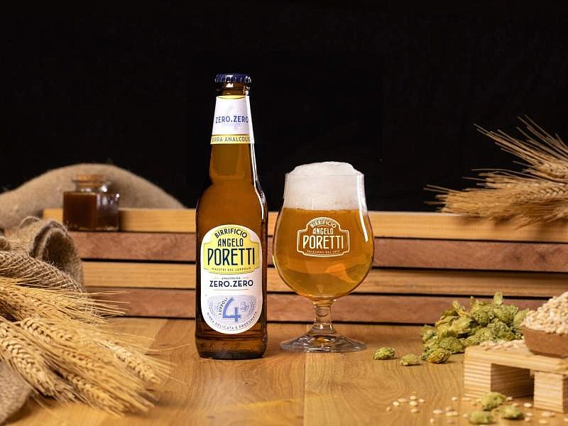 La 4 Luppoli Zero.Zero del Birrificio Angelo Poretti arricchisce la proposta alcol free di Carlsberg