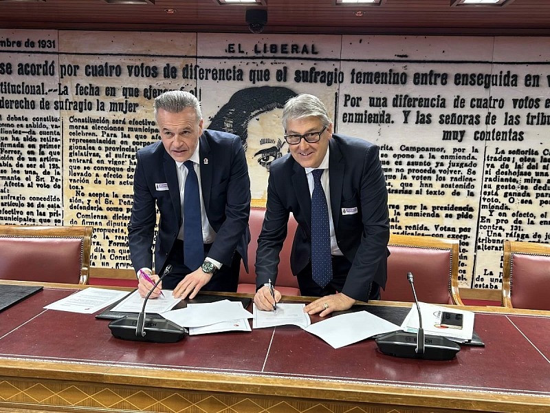 Vending, Confida e la spagola Aneda firmano una partnership strategica I presidenti delle due associazioni vending, da sinistra: Juan Luis Hernandez e Massimo Trapletti