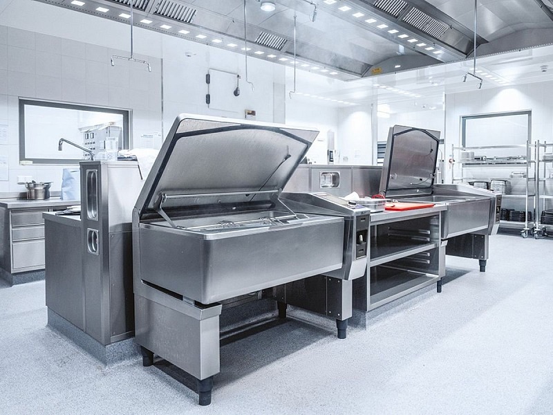 Rational iVario, 4 soluzioni salva-spazio in cucina Le soluzioni Rational sono pensate per massimizzare lo spazio nelle cucine professionali